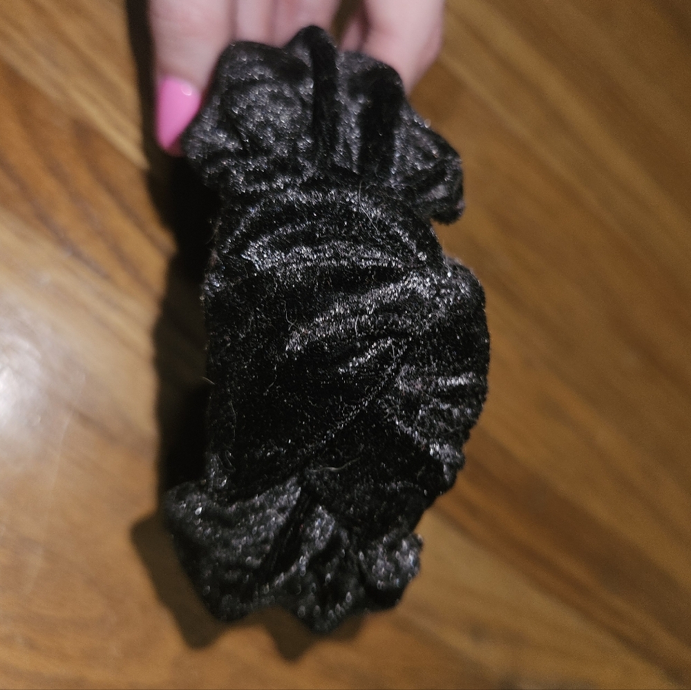 Black velour knotted headband from Victoria's Secret - Picture 6 of 7